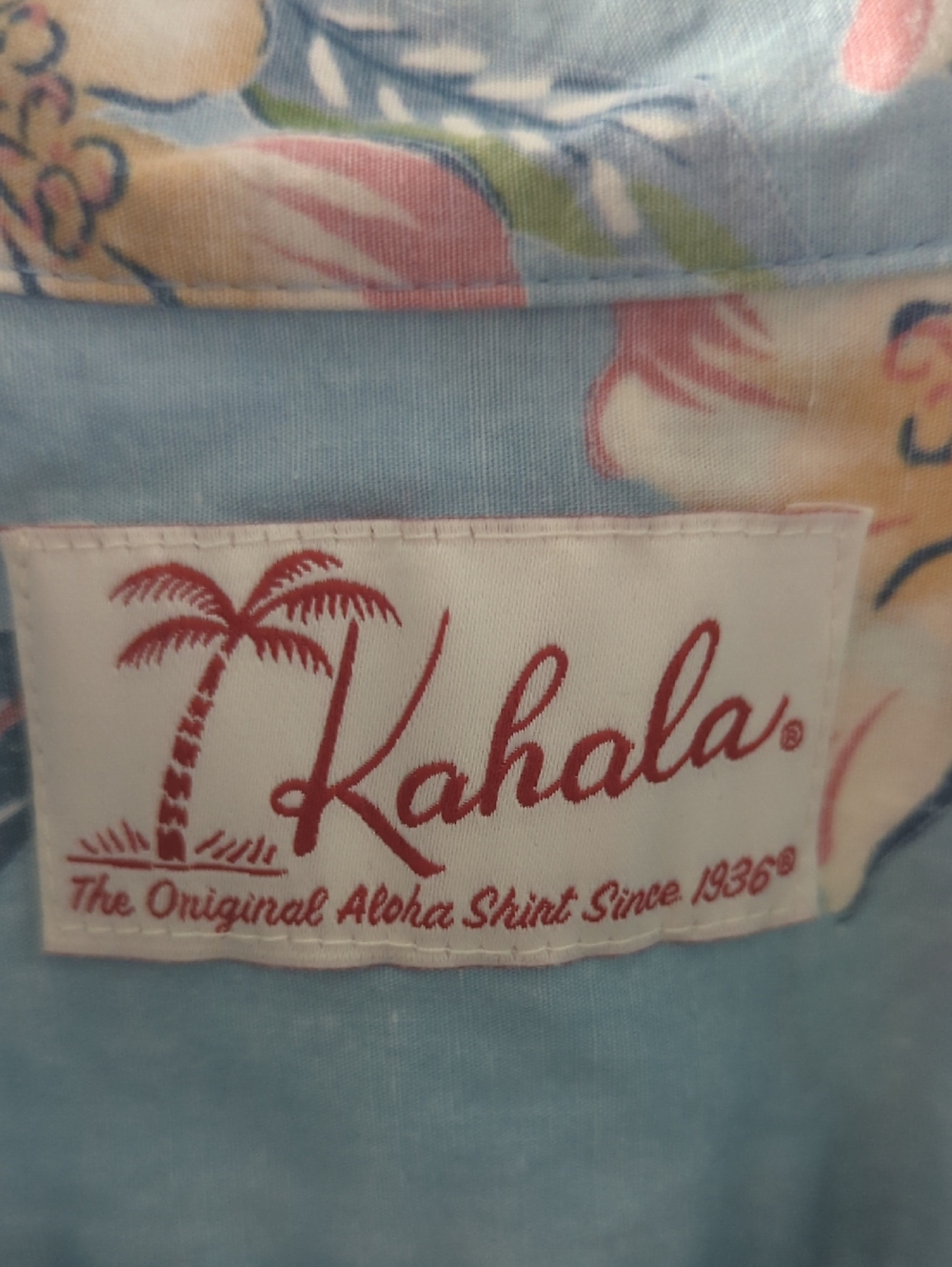Authentic Kahala "Cereus Bloom" Aloha Shirt - Handcrafted in Hawaii Men's XS - Picture 2 of 7